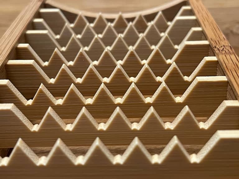 鬼おろしの大きな三角形の「竹歯」